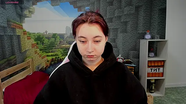 ClaraParks online show from April 20, 7:06 pm