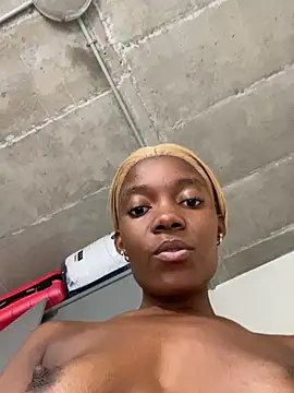 prettydollyy online show from April 14, 9:53 am