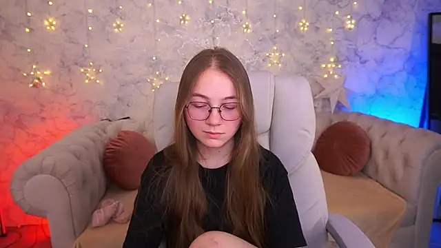 ArrinaWairr online show from February 4, 9:34 am