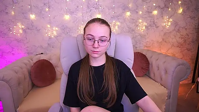 ArrinaWairr online show from February 23, 8:47 am