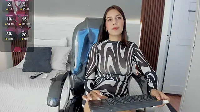 Emmy Meadows online show from November 5, 7:52 pm