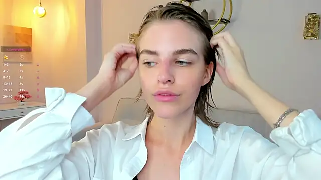 EleneButton online show from September 13, 1:24 am