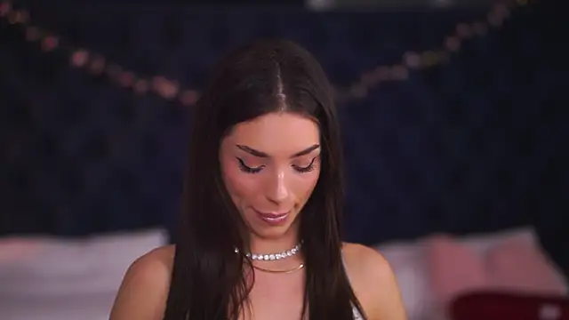 LalaRoze online show from December 17, 8:13 pm