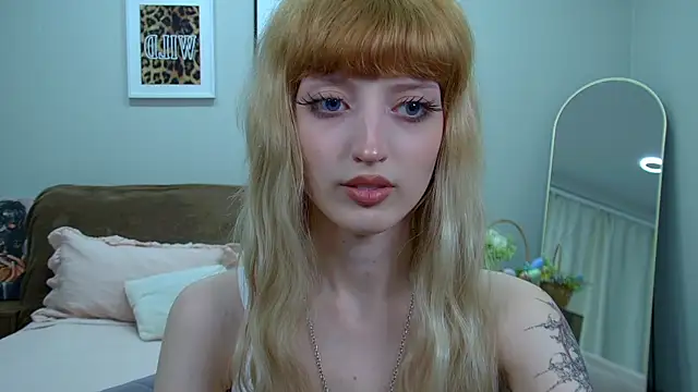 MistyMarlo online show from April 18, 5:15 pm