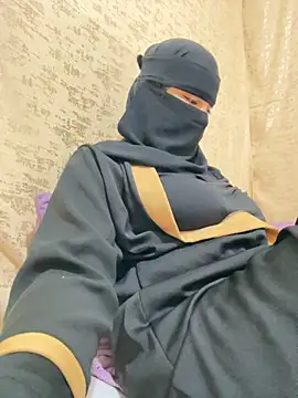  Laiali  online show from November 6, 1:28 pm