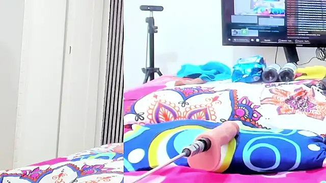 Alani Queen online show from October 2, 9:09 pm