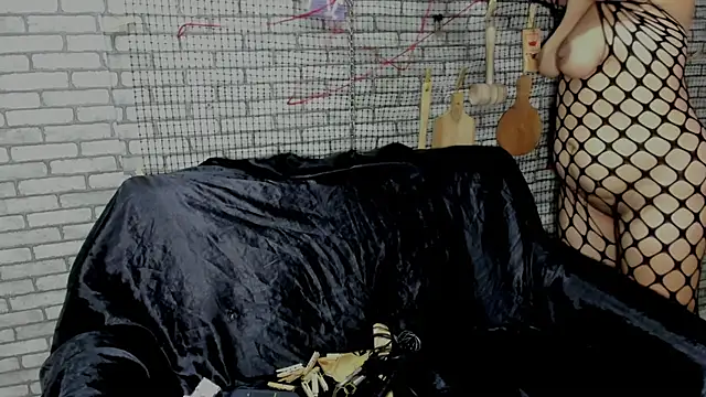 ariel bdsm online show from March 26, 3:30 am