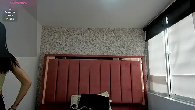 Hanna Lee   online show from September 17, 7:34 pm