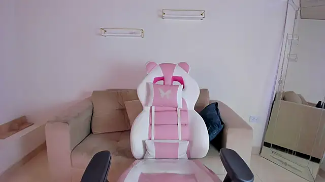 april smiith online show from October 24, 12:12 pm