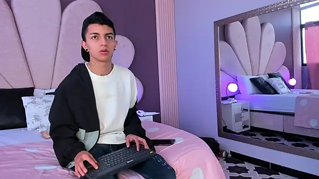 NickandAbby  online show from November 25, 12:18 pm