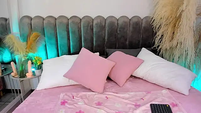 Viollet xoxo online show from September 23, 9:13 pm