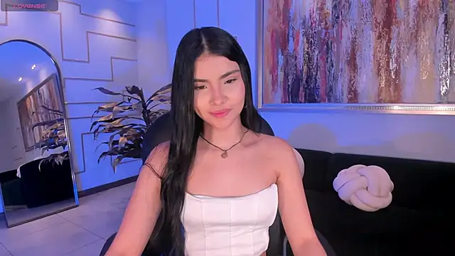 MiaLaurence online show from December 16, 7:31 pm