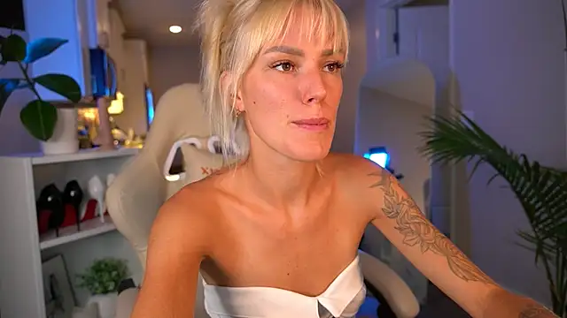 Ohbabykelly online show from September 18, 11:36 pm