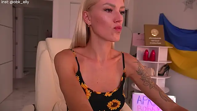 Ohbabykelly online show from April 20, 11:30 pm