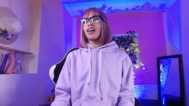 Katy bratz  online show from October 4, 3:01 am