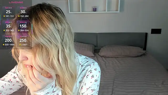 Julliakoill online show from October 25, 8:00 am