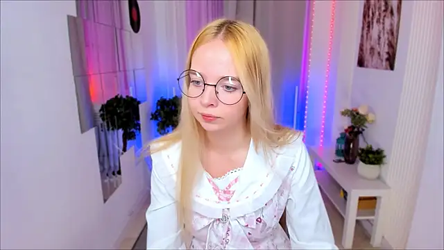 BellaMontgomery online show from September 19, 10:42 pm