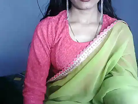 ROSE GOLDE online show from February 1, 3:11 pm