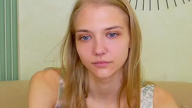 4example Chloe online show from March 22, 10:43 am