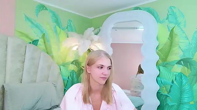 4example Chloe online show from July 20, 5:54 am