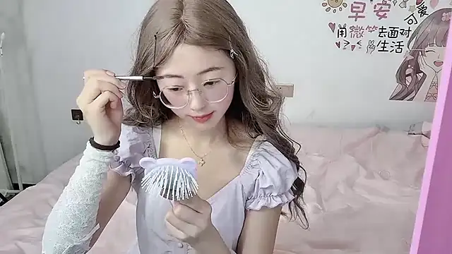 nini a online show from September 28, 8:52 am