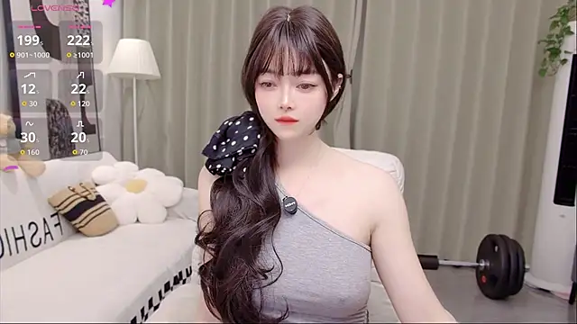 uikyy1 online show from April 3, 2:04 pm