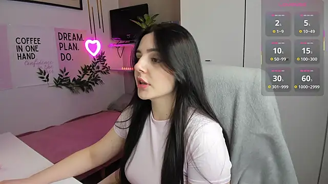 LiaWoow online show from December 2, 2:52 pm