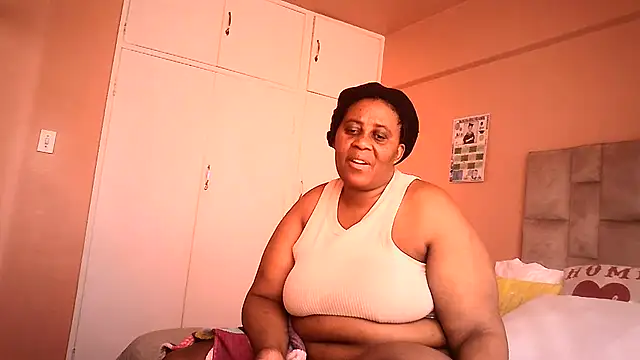 HUGEASSXXXXX online show from July 7, 8:29 am