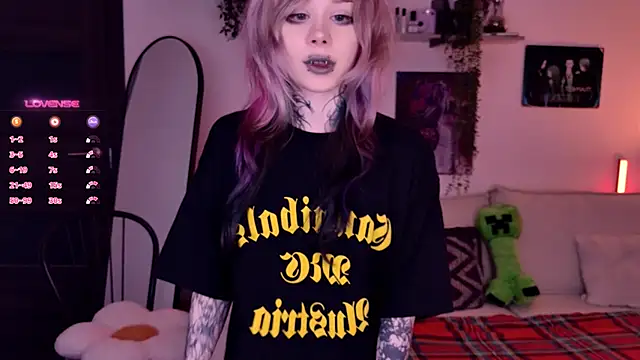 Lollyshy online show from November 18, 10:27 am