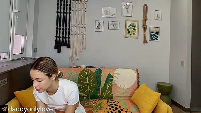 daddyonlyloveme online show from October 5, 9:09 pm