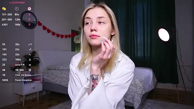 LilianBenskin online show from March 9, 6:27 am