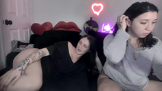 torithequeen online show from February 11, 2:47 am