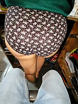 indianhotwife639 online show from April 11, 7:56 am