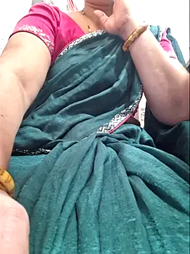 indianhotwife639 online show from April 7, 6:37 am