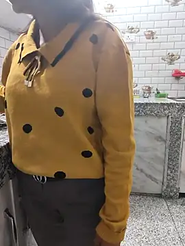 Shalu G online show from December 5, 1:45 pm