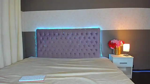 NikkiBustt online show from February 16, 6:46 am