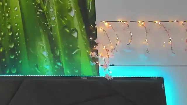 HollyTailors online show from November 5, 6:51 am