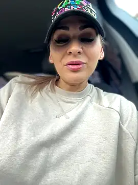 iSelena online show from October 28, 7:25 am