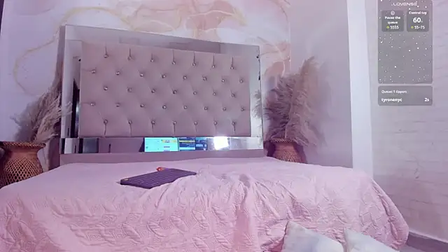 Luna Tylor online show from September 28, 3:46 am