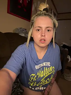 JuicyExxxperience online show from April 19, 12:27 pm