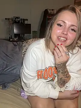 JuicyExxxperience online show from September 30, 10:47 pm