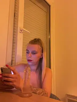 BrumeLove online show from April 30, 8:25 pm