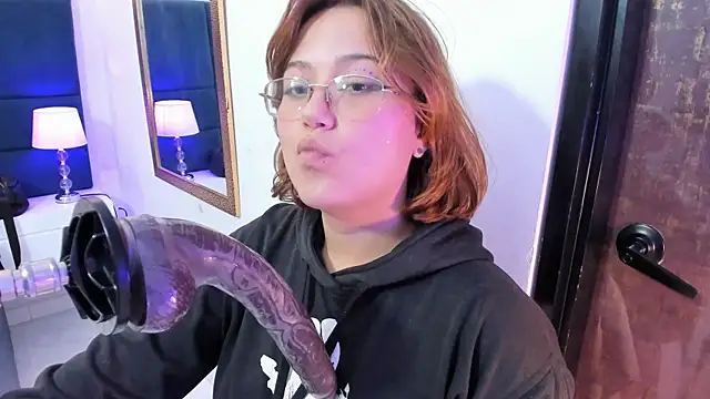 isa grey  online show from January 12, 4:29 am