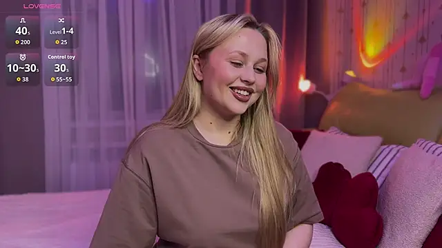 Estella Elwood online show from February 13, 3:46 pm