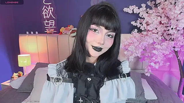 Shizuko  online show from June 10, 9:02 pm