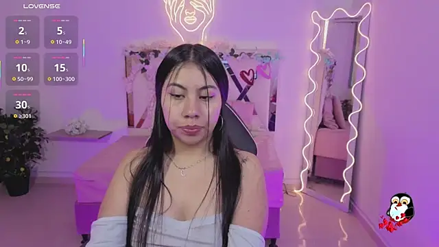 ZURY TAY online show from December 18, 11:48 am