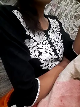 Aarti-kumri online show from November 10, 4:24 pm