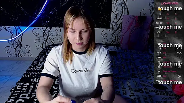 RoyAngela online show from October 11, 7:27 pm