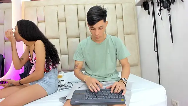 ZafiroAndFlynn online show from June 2, 2:45 am