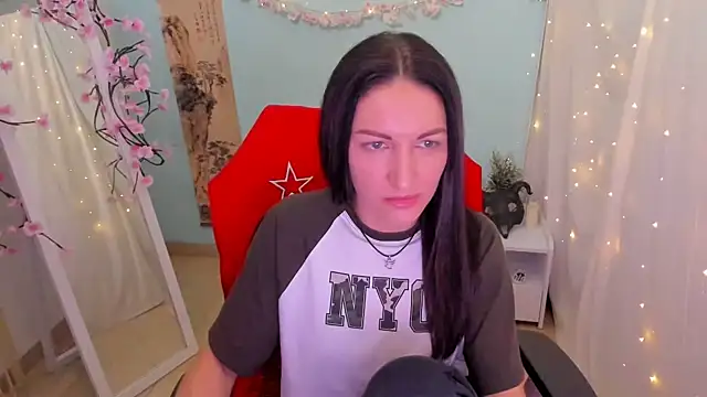 Aurora Loveu online show from April 6, 11:28 pm